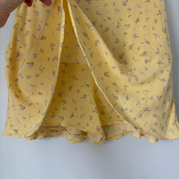 Hollister Yellow Floral Mini Skort - Picture 3 of 4
